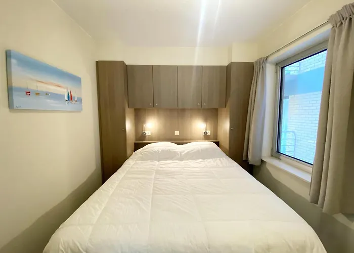 In Near The Ньивпорт